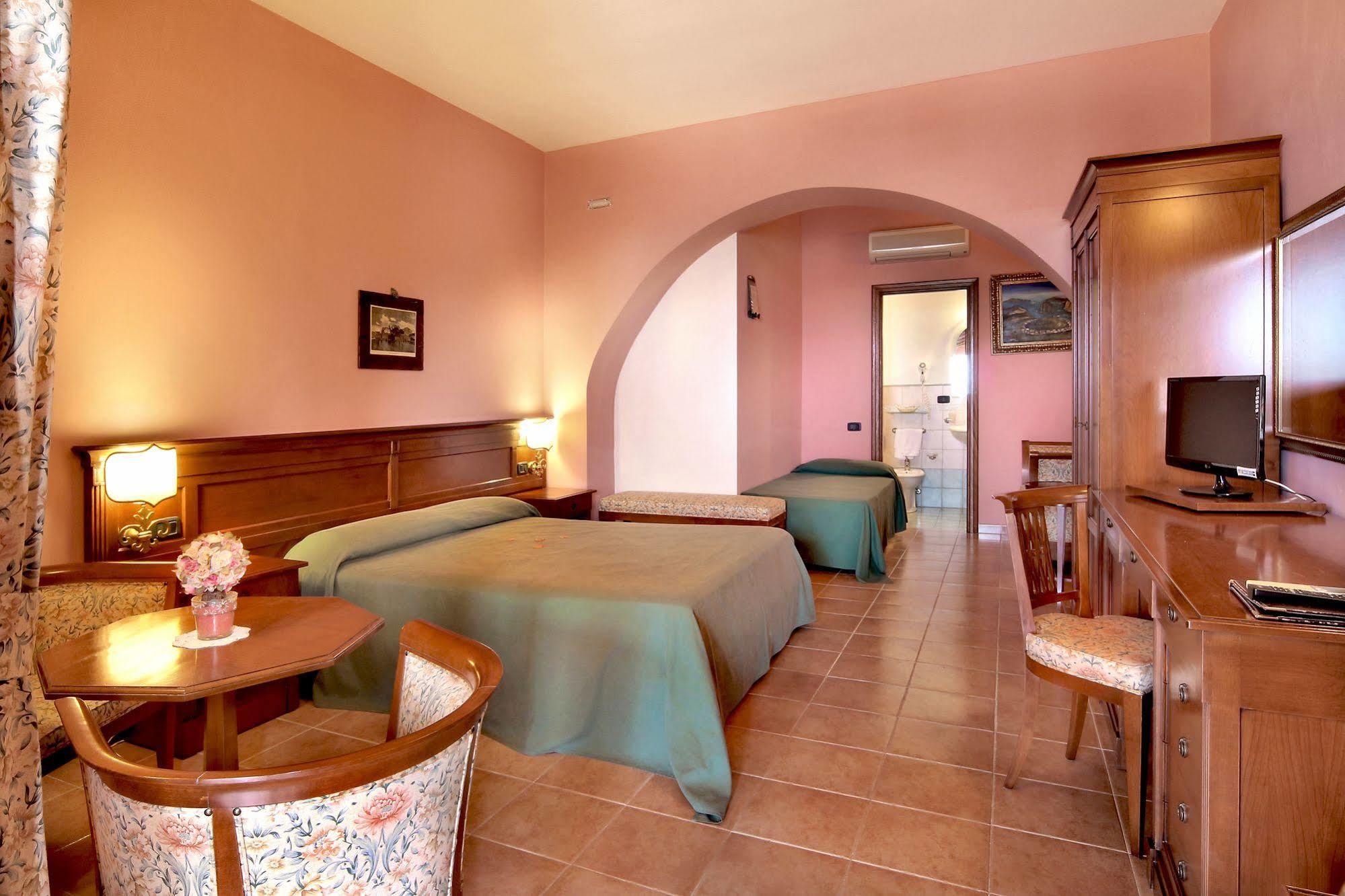 Hotel Villa Cute - Hvc Lipari  Exteriör bild